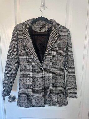 Boohoo Premium Wool Look Check Oversized Blazer in black and white, Size US 1